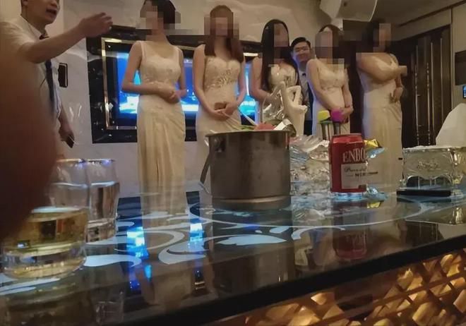 你喜欢的特殊服务有多令人作呕开元棋牌“私密影院”全过程看(图5) 你喜欢的特殊服务有多令人作呕开元棋牌“私密影院”全过程看(图5)